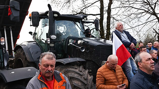 Zemdlci v Polsku protestovali proti dovozu ukrajinskho obil. (12. dubna 2023)