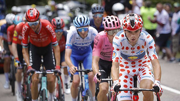 Italsk cyklista Giulio Ciccone (Trek) si ve dvact etap Tour de France zajistil puntkat dres pro nejlepho vrchae zvodu.