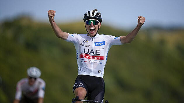 Slovinsk cyklista Tadej Pogaar (UAE) bouliv slav vtzstv ve dvact etap Tour de France