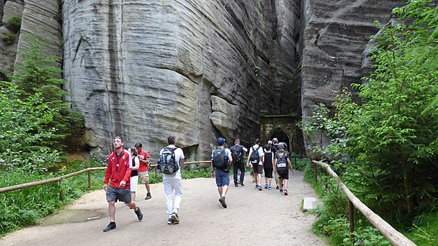 Adr�pa�sk� sk�ly zvl�daj� n�por n�v�t�vn�k� d�ky rezerva�n�mu syst�mu (�ervenec 2023).