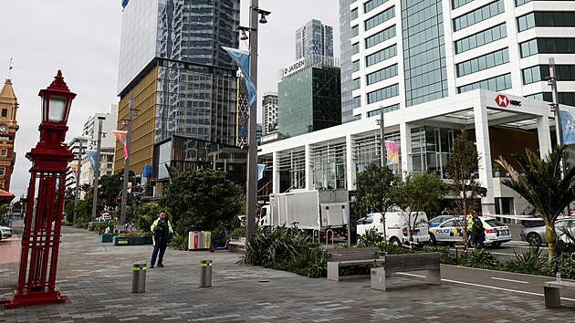 Policie v ulicch Aucklandu po stelb (20. ervence 2023)