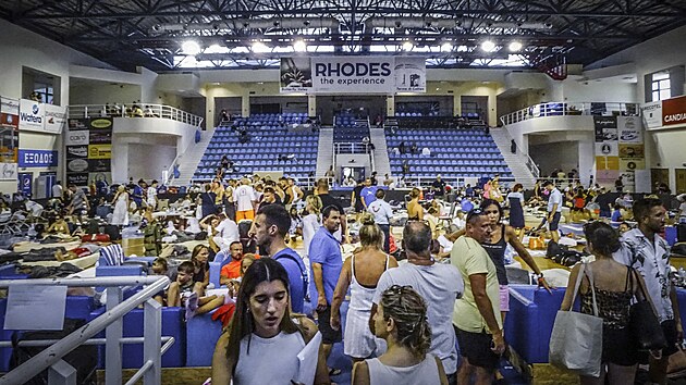 Evakuovan turist na ostrov Rhodos (23. ervence 2023)