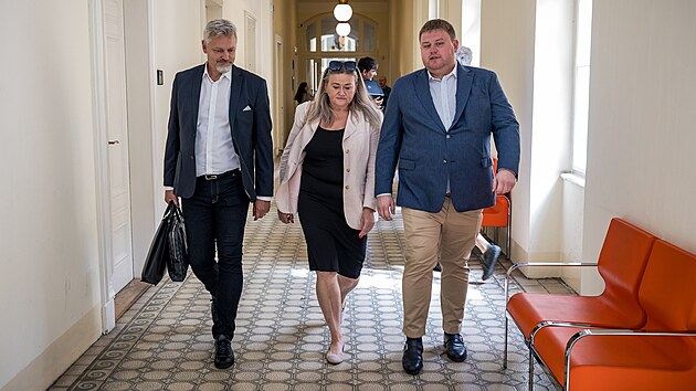 M�stsk� soud v Praze odro�il kauzu kolem spole�nosti J.O. Investment. Mezi ob�alovan�mi z podveden� nejm�n� 3757 lid� a 162 firem se �kodou t�m�� 2,4 miliardy korun je majitel firmy Jakub Ortinsk�. (24. �ervence 2023)