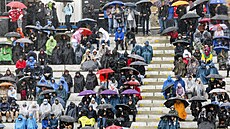 Diváci sledují kvalifikaci na Velkou cenu Belgie.