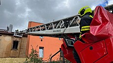 Kolem 12:30 vyjí�d�li pra��tí hasi�i do ulice Podlipného v Libni, kde ho�el...
