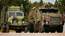 Praga V3S a Titus. Vozy od sebe d�lí desítky let, nicmén� Praga slou�ila v...