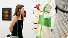 Z výstavy Paradox módy: Móda versus umní v Museu Kampa (2023)