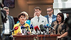 Poslanci nap�í� spektrem p�i spole�ném vyjád�ení odporu k Istanbulské úmluv�,...