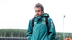 Zachmuený Fernando Alonso bhem Velké ceny Belgie.