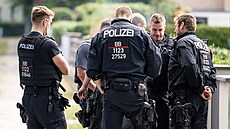Policie na jihu Berlína a v jeho okolí pátrá po kočkovité šelmě na útěku. (20....