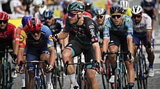 Belgian Jordi Meeus dojídí jako první do cíle poslední etapy Tour de France.