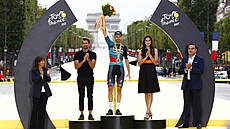 Jordi Meeus slaví vít�zství v poslední etap� Tour de France.