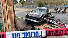 Nehoda porsche na Hoejím nábeí v Praze (23. ervence 2023)
