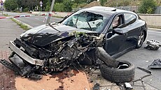 Nehoda porsche na Hořejším nábřeží v Praze (23. července 2023)
