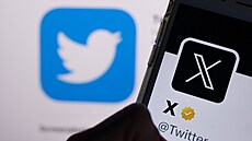 Novým symbolem Twitteru je místo modrého ptáka bílé X na erné ploe. (24...