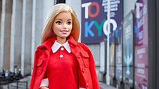 Barbie je sice problematickým vzorem kvli nerealistickým tlesným proporcím,...
