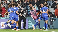 Italské fotbalistky oslavují trefu proti Argentin�.