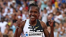 Faith Kipyegonová zab�hla v Monaku nejrychlej�í míli v historii.