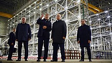 Ruský prezident Vladimir Putin p�i obhlídce projektu Arctic LNG 2 spole�nosti...