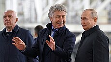 Ruský prezident Vladimir Putin při obhlídce projektu Arctic LNG 2 společnosti...