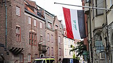 Irácký uprchlík Salwan Momika ve Stockholmu b�hem protestní akce p�ed iráckou...