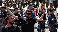Lidé na jiním pedmstí Bejrútu protestovali proti védskému povolení akce,...