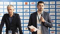 Miroslav Malý, ředitel tenisového turnaje Prague Open (vpravo) oznamuje...