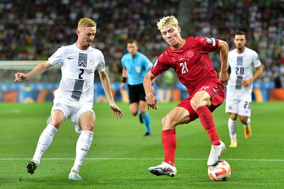 Dánský útoník Rasmus Höjlund v reprezentaním dresu proti Slovinsku.