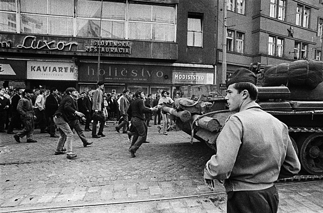 Maďarsko mělo v roce 1968 připojit zpět jižní Slovensko, napsal maďarský deník