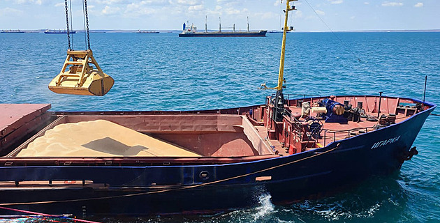 Skryté sankce, stínová flotila. Boje v Černém moři ohrožují Rusko i ceny obilí