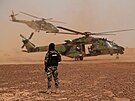 Písluník francouzským speciálních jednotek na na základn Ouallam v Nigeru...