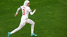 Núhajla Banzínová z Maroka v náb�hu b�hem utkání s Koreou na fotbalovém MS.