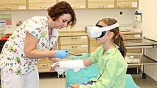 Virtuální realita d�tským pacient�m odvede my�lenky od o�ekáváné operace nebo...