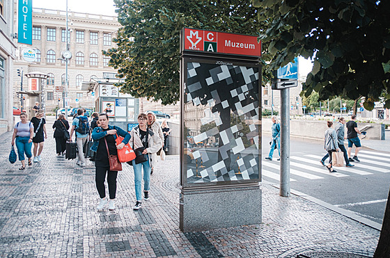 Praha odstraní z ulic 119 samostatn stojících reklamních nosi. (4. srpna...