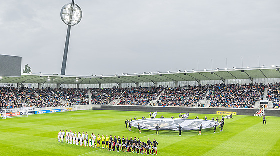 První fotbalový zápas na novém stadionu v Hradci Králové