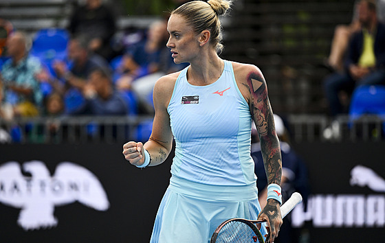 Tereza Martincová se hecuje v prvním kole turnaje WTA v Praze.