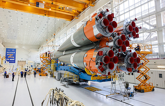 Motory nosie Sojuz 2.1b, který vynese sondu Luna-25