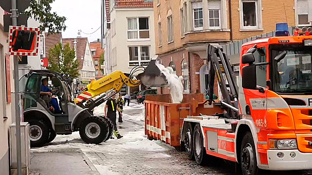 V Německu kvůli kroupám vyjely sněžné pluhy. Déšť trápí Rakousko i Slovinsko