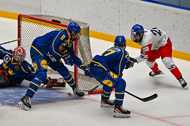 Hokejová osmnáctka podlehla Švédsku, ale uhájila postup do semifinále