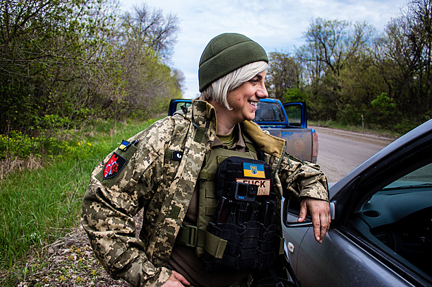 Z trans Američanky je mluvčí ukrajinské armády, Rusům hnula žlučí