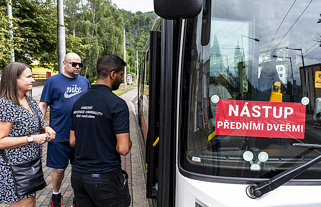 Jízdu některých načerno odskáčeme všichni. Na MHD z ghetta vadí přestupy