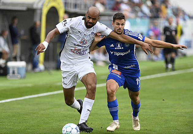 Slovácko - Olomouc 0:2, domácí nezvládli začátky poločasů. Hosté vedení uhlídali