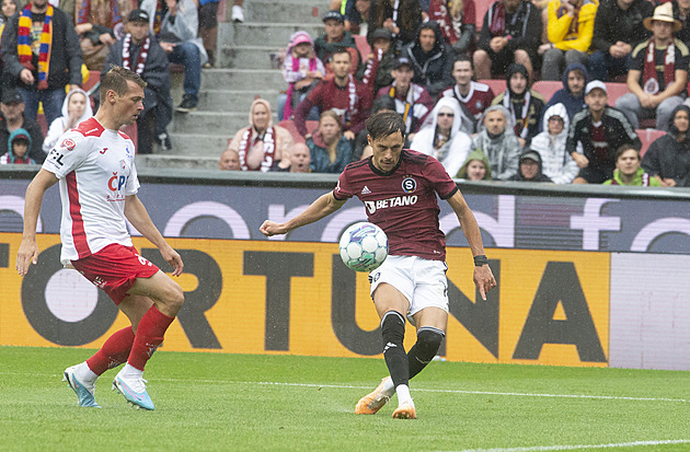 Pardubice - Sparta 1:2, hosty spasily dva góly kapitána Krejčího i ofsajd v závěru