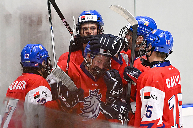 ONLINE: Osmnáctka bojuje o vítězství na Hlinka Gretzky Cupu, hraje s Kanadou