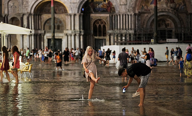 Benátky otestují vstupné do centra města. Turisté bez noclehu zaplatí pět eur