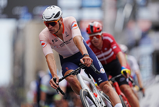 Potřebuji odpočinek, ohlásil šampion van der Poel a předčasně ukončil sezonu