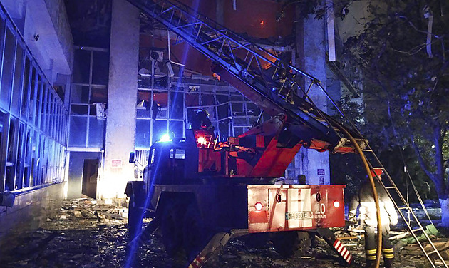 Ruské drony útočily na Kyjev i přístavy Dunaje. Hoří sklady obilí