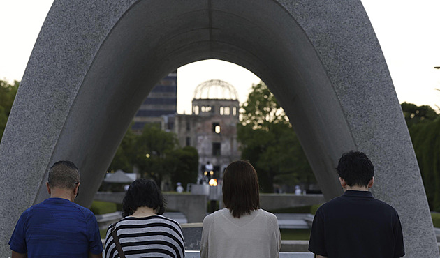 Jaderné odstrašování je bláznovství. Japonský premiér uctil oběti Hirošimy