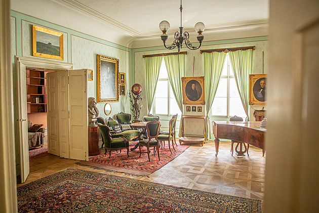 Tři osudové domy Františka Palackého. Z chalupy až po zámek a palác v Praze