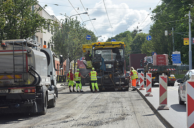Dopravní rok 2024 bude náročný, silničáři rozkopou hlavní průtah Zlínem